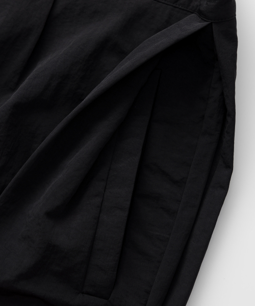 FLAWSROOM（フローズルーム）の「Side Two Tuck Balloon Pants [BLACK]（その他パンツ・メンズ・その他・LARGE/MEDIUM）」の5枚目の写真