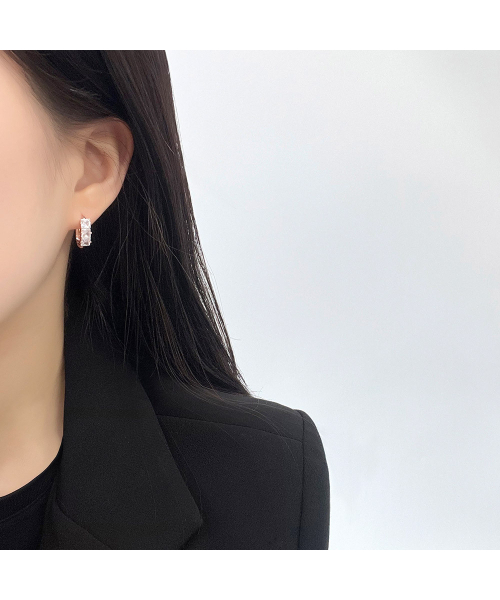 DIEUAMOUR（ディユーアモール）の「14Kゴールドピンミエンヌワンタッチイヤリング（ピアス（両耳用）・レディース・その他・FREE）」の2枚目の写真