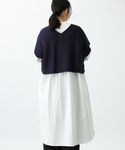 studio CLIP（スタディオクリップ）の「《natural by clip》7ゲージニットベスト×シャツワンピース（シャツワンピース・レディース・ブラック/アイボリー・FREE）」の6枚目の写真