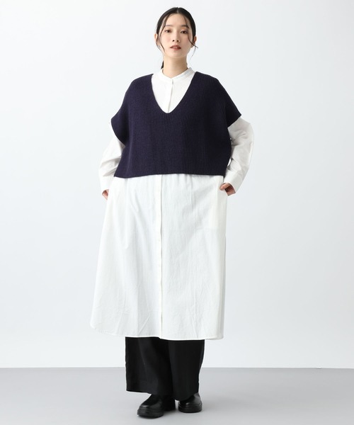 studio CLIP（スタディオクリップ）の「《natural by clip》7ゲージニットベスト×シャツワンピース（シャツワンピース・レディース・ブラック/アイボリー・FREE）」の8枚目の写真