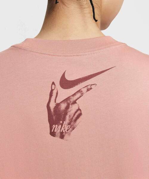 NIKE（ナイキ）の「ナイキ スポーツウェア ウィメンズ オーバーサイズド ロングスリーブ Tシャツ / Nike Sportswear Women's Oversized Long-Sleeved T-Shirt IH7696-618 Red Stardust（Tシャツ/カットソー・レディース・サーモンピンク・XL/M/L/S）」の6枚目の写真
