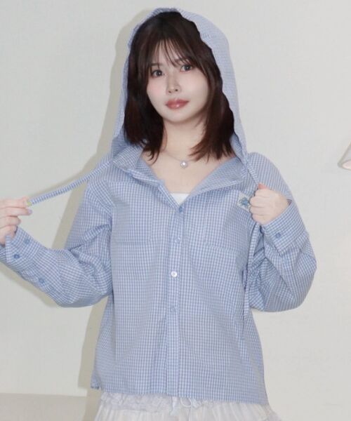 SEQUENZ（シークエンズ）の「※WEB限定 / フード付き / レディースエンジェル長袖シャツ / sqnz angel hooded l/s shirts（シャツ/ブラウス・レディース・ライトブルー/ネイビー/グリーン系その他・MEDIUM/SMALL）」の2枚目の写真