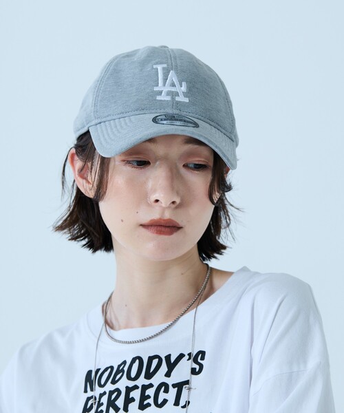 REMI RELIEF(レミレリーフ)の「【REMI RELIEF × NEW ERA / レミレリーフ × ニューエラ】Collaboration Cap / コラボキャップ / NY / LA (別注・ロゴキャップ・ユニセックス)(キャップ・メンズ・ホワイト/グレー/ネイビー/ブラック・フリー)」の9枚目の写真