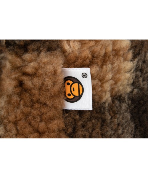 A BATHING APE（アベイシングエイプ）の「BABY MILO FAUX FUR CHECK MEDIUM BACKPACK（ショルダーバッグ・メンズ・ベージュ・FREE）」の5枚目の写真