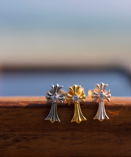IRIEBEACH(アイリービーチ)の「cross CZ stud pierce/【ハワイアンジュエリー】【サージカルステンレス】【金属アレルギー対応】【IRIEBEACH / アイリービーチ】つけっぱなしOK(ピアス(片耳用)・レディース・ピンク/ゴールド/シルバー・FREE)」の7枚目の写真