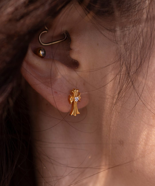 IRIEBEACH(アイリービーチ)の「cross CZ stud pierce/【ハワイアンジュエリー】【サージカルステンレス】【金属アレルギー対応】【IRIEBEACH / アイリービーチ】つけっぱなしOK(ピアス(片耳用)・レディース・ピンク/ゴールド/シルバー・FREE)」の11枚目の写真