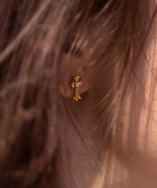 IRIEBEACH(アイリービーチ)の「cross CZ stud pierce/【ハワイアンジュエリー】【サージカルステンレス】【金属アレルギー対応】【IRIEBEACH / アイリービーチ】つけっぱなしOK(ピアス(片耳用)・レディース・ピンク/ゴールド/シルバー・FREE)」の13枚目の写真