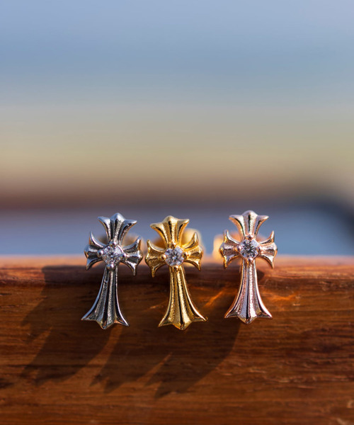 IRIEBEACH(アイリービーチ)の「cross CZ stud pierce/【ハワイアンジュエリー】【サージカルステンレス】【金属アレルギー対応】【IRIEBEACH / アイリービーチ】つけっぱなしOK(ピアス(片耳用)・レディース・ピンク/ゴールド/シルバー・FREE)」の6枚目の写真