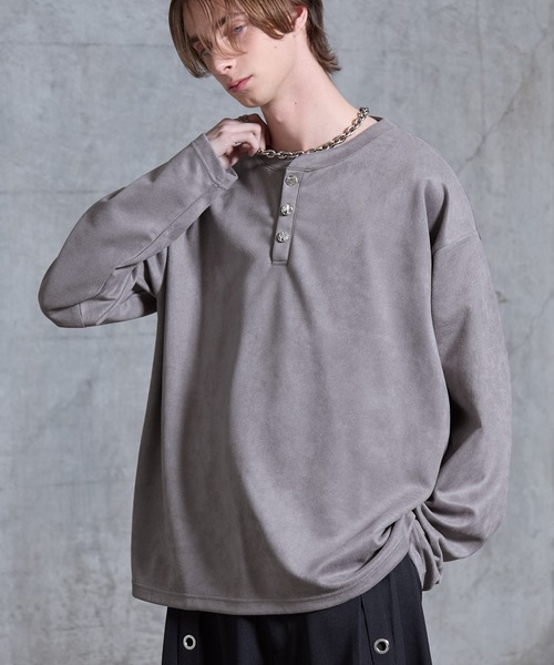 SERACE（セラス）の「【SERACE】Suede like loose henry neck long tee / スウェードライクルーズヘンリーネックロンT（Tシャツ/カットソー・メンズ・グレー/ブラック・S/M/L）」の2枚目の写真