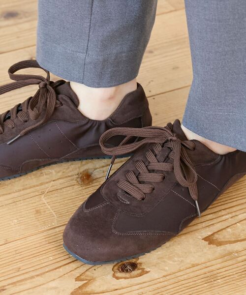 le.coeur blanc（ルクールブラン）の「《WEB限定アイテム》ローカットフラットスニーカー（スニーカー・レディース・アイボリー/ブラック/ブラウン・36/37/38/39）」の4枚目の写真