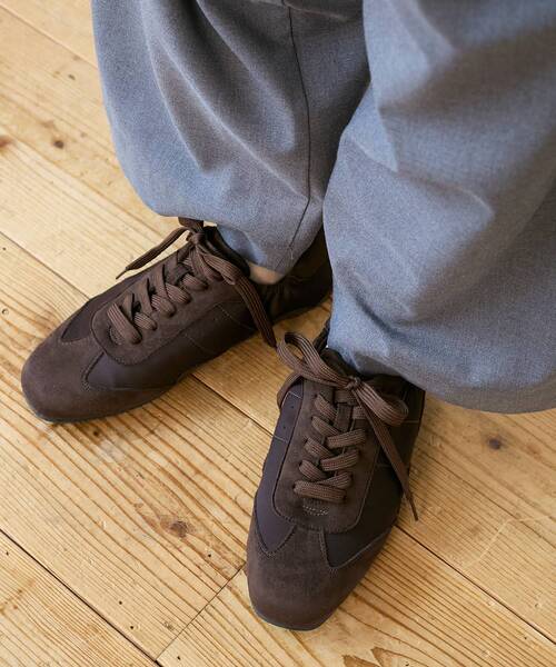 le.coeur blanc（ルクールブラン）の「《WEB限定アイテム》ローカットフラットスニーカー（スニーカー・レディース・アイボリー/ブラック/ブラウン・36/37/38/39）」の6枚目の写真