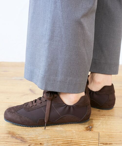 le.coeur blanc（ルクールブラン）の「《WEB限定アイテム》ローカットフラットスニーカー（スニーカー・レディース・アイボリー/ブラック/ブラウン・36/37/38/39）」の8枚目の写真