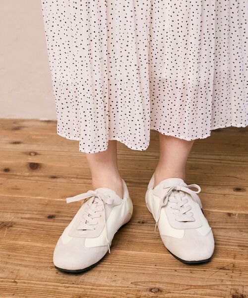le.coeur blanc（ルクールブラン）の「《WEB限定アイテム》ローカットフラットスニーカー（スニーカー・レディース・アイボリー/ブラック/ブラウン・36/37/38/39）」の12枚目の写真