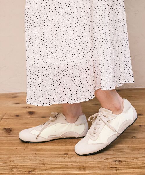 le.coeur blanc（ルクールブラン）の「《WEB限定アイテム》ローカットフラットスニーカー（スニーカー・レディース・アイボリー/ブラック/ブラウン・36/37/38/39）」の13枚目の写真