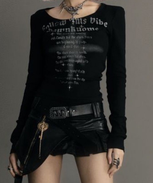 NANEA(ナネア)の「ロゴプリント ワイドネックロングTシャツ(Tシャツ/カットソー・レディース・ブラック・LARGE/MEDIUM/SMALL)」の6枚目の写真