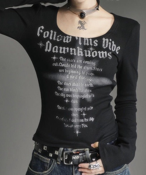 NANEA(ナネア)の「ロゴプリント ワイドネックロングTシャツ(Tシャツ/カットソー・レディース・ブラック・LARGE/MEDIUM/SMALL)」の8枚目の写真