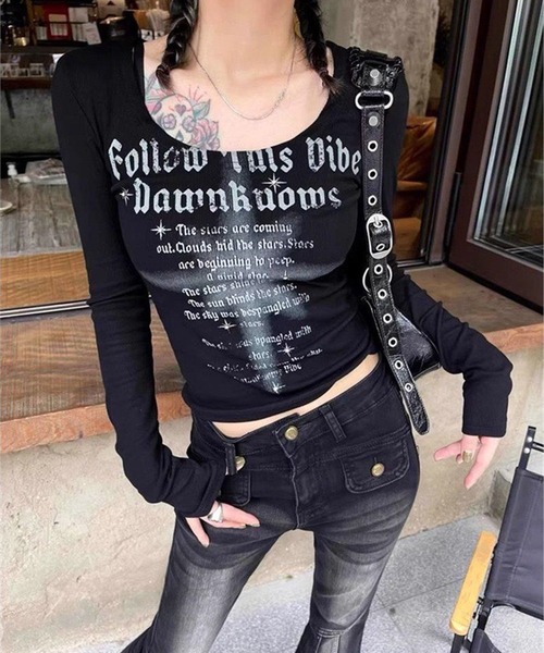 NANEA(ナネア)の「ロゴプリント ワイドネックロングTシャツ(Tシャツ/カットソー・レディース・ブラック・LARGE/MEDIUM/SMALL)」の17枚目の写真