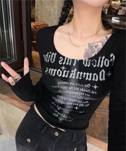 NANEA(ナネア)の「ロゴプリント ワイドネックロングTシャツ(Tシャツ/カットソー・レディース・ブラック・LARGE/MEDIUM/SMALL)」の16枚目の写真
