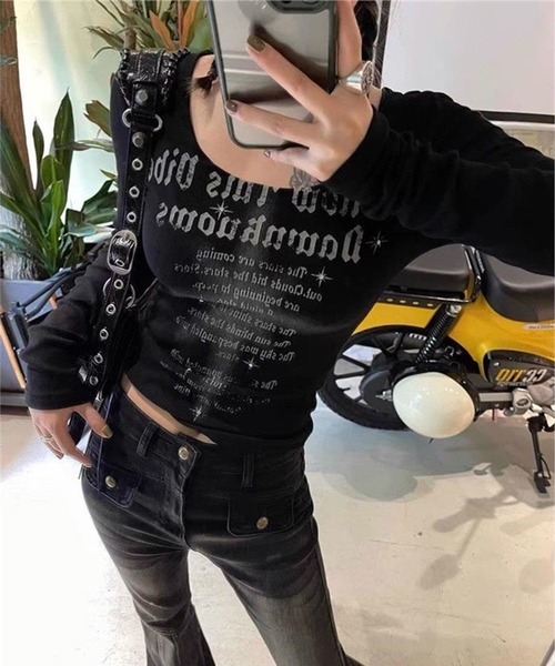 NANEA(ナネア)の「ロゴプリント ワイドネックロングTシャツ(Tシャツ/カットソー・レディース・ブラック・LARGE/MEDIUM/SMALL)」の18枚目の写真