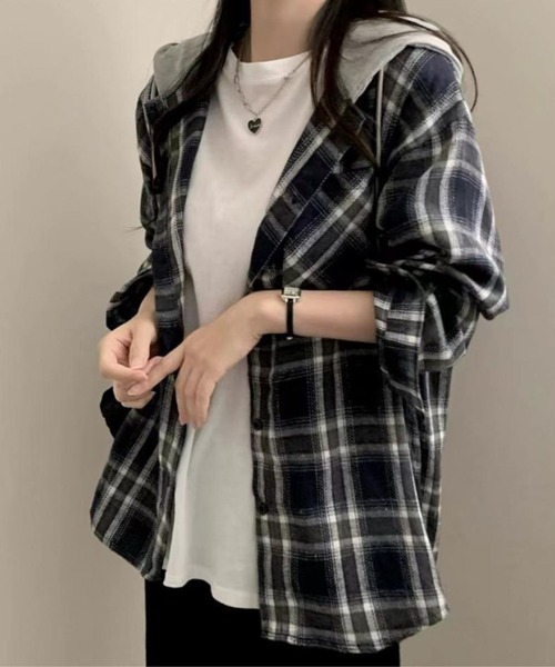 SPIGA（スピーガ）の「ﾁｪｯｸｼｬﾂﾌｰﾃﾞｨ（パーカー・レディース・ブラック/ネイビー・X-LARGE/LARGE/MEDIUM/SMALL）」の3枚目の写真