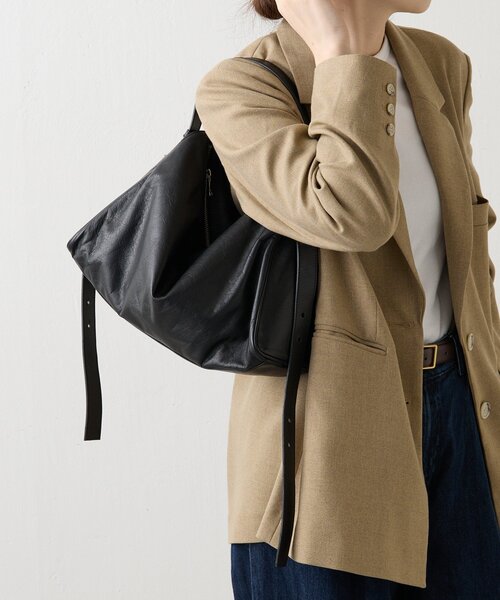 russet トライアングルショルダーバッグ トライアングルショルダーバッグ（ショルダーバッグ）｜russet