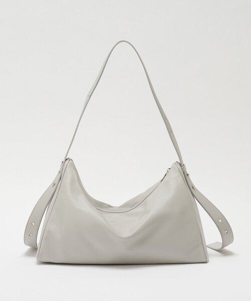 russet(ラシット)の「トライアングルショルダーバッグ(ショルダーバッグ・レディース・アイボリー/ブラック/ライトグレー・FREE)」の4枚目の写真