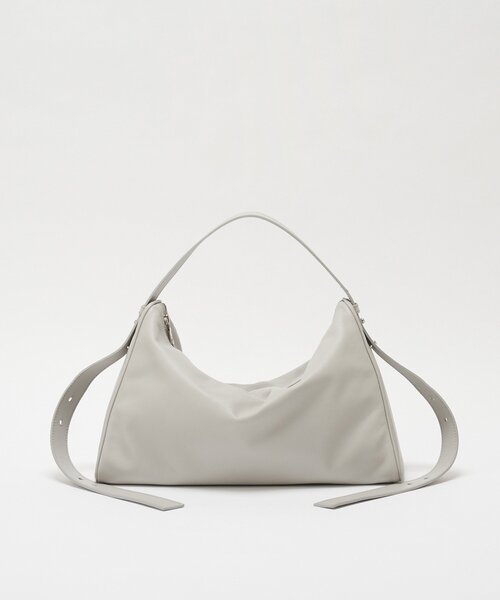 russet(ラシット)の「トライアングルショルダーバッグ(ショルダーバッグ・レディース・アイボリー/ブラック/ライトグレー・FREE)」の5枚目の写真