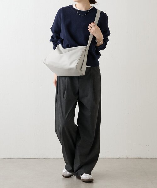 russet(ラシット)の「トライアングルショルダーバッグ(ショルダーバッグ・レディース・アイボリー/ブラック/ライトグレー・FREE)」の21枚目の写真