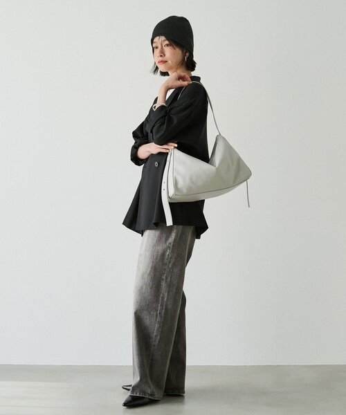 russet（ラシット）の「トライアングルショルダーバッグ（ショルダーバッグ・レディース・アイボリー/ブラック/ライトグレー・FREE）」の16枚目の写真