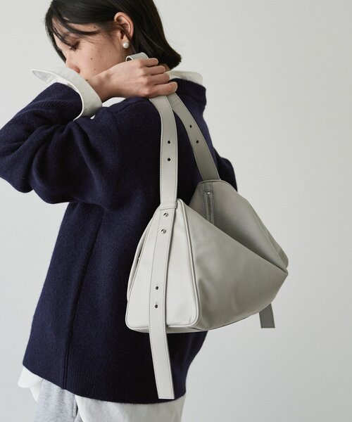 russet（ラシット）の「トライアングルショルダーバッグ（ショルダーバッグ・レディース・アイボリー/ブラック/ライトグレー・FREE）」の18枚目の写真