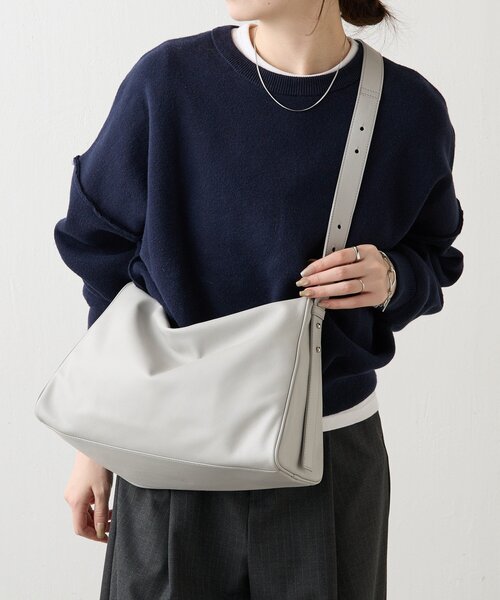 russet（ラシット）の「トライアングルショルダーバッグ（ショルダーバッグ・レディース・アイボリー/ブラック/ライトグレー・FREE）」の20枚目の写真