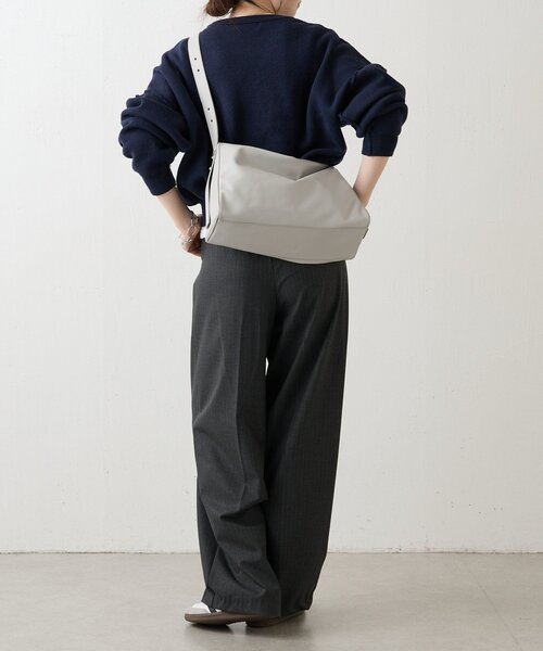 russet（ラシット）の「トライアングルショルダーバッグ（ショルダーバッグ・レディース・アイボリー/ブラック/ライトグレー・FREE）」の22枚目の写真