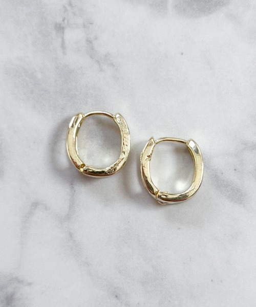 yu-ka(ユーカ)の「YU-KA:レトロフープピアス retro hoop pierce(ピアス(両耳用)・レディース・ブルー/ホワイト・FREE)」の3枚目の写真