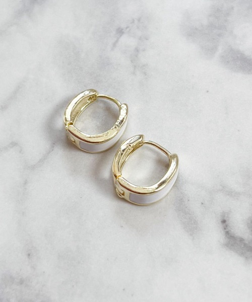 yu-ka(ユーカ)の「YU-KA:レトロフープピアス retro hoop pierce(ピアス(両耳用)・レディース・ブルー/ホワイト・FREE)」の4枚目の写真