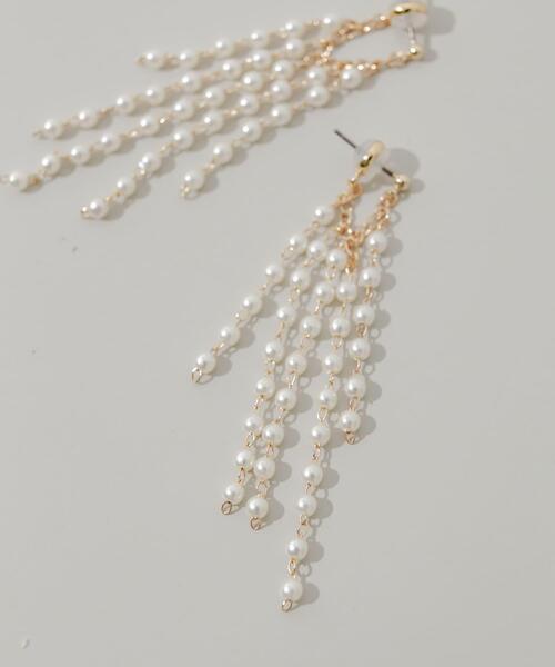 SMELLY(スメリー)の「パールフリンジピアス(ピアス(両耳用)・レディース・ゴールド系その他・-)」の2枚目の写真