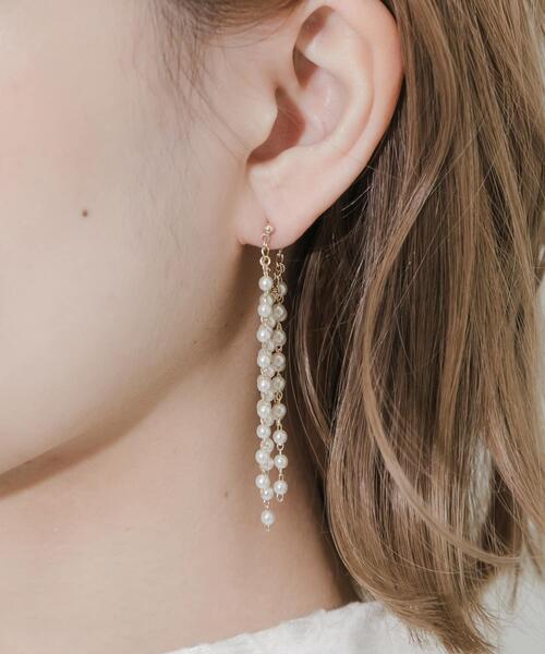SMELLY(スメリー)の「パールフリンジピアス(ピアス(両耳用)・レディース・ゴールド系その他・-)」の4枚目の写真