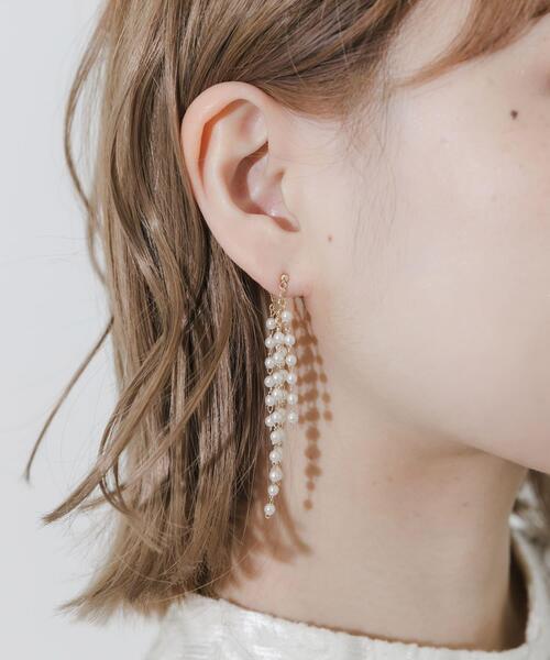 SMELLY(スメリー)の「パールフリンジピアス(ピアス(両耳用)・レディース・ゴールド系その他・-)」の7枚目の写真