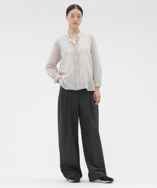 MARGARET HOWELL（マーガレットハウエル）の「COTTON SILK STRIPE（シャツ/ブラウス・レディース・ホワイト/ブルー/グレー・1/2）」の8枚目の写真