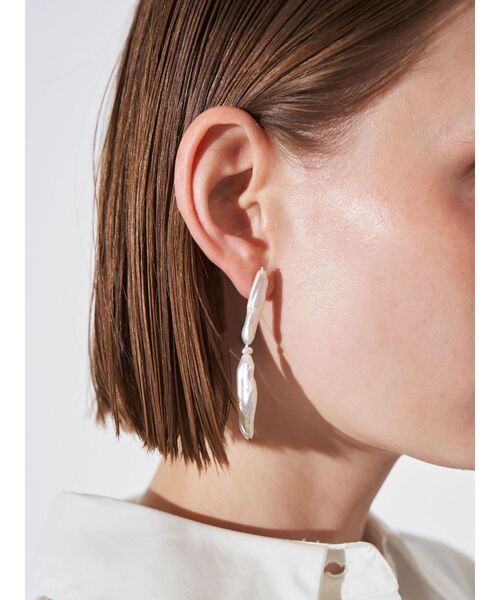 ELENDEEK(エレンディーク)の「スティックパールピアス(ピアス(両耳用)・レディース・オフホワイト・FREE)」の4枚目の写真