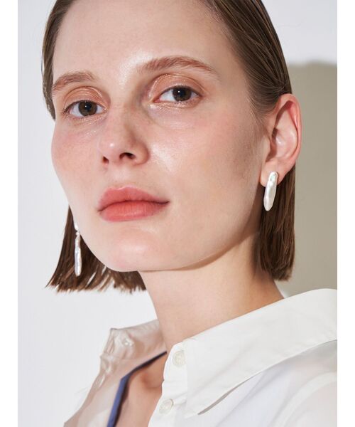 ELENDEEK(エレンディーク)の「スティックパールピアス(ピアス(両耳用)・レディース・オフホワイト・FREE)」の6枚目の写真