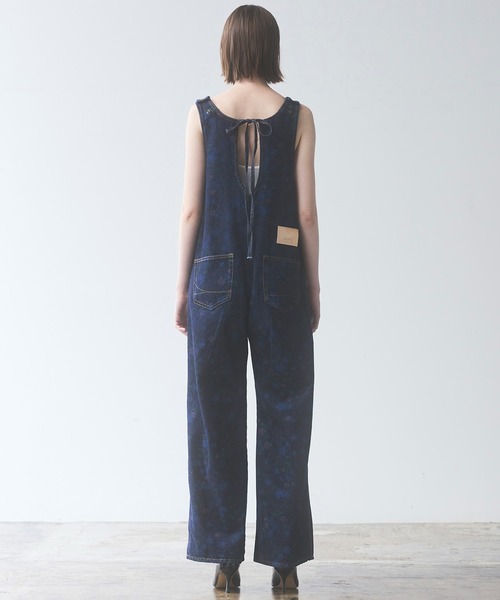 SOMETHING（サムシング）の「atelier SOMETHING　AMERICAN SLEEVE ALL IN ONE/アメリカンスリーブオールインワン【FLOWER】（サロペット/オーバーオール・レディース・ブルー・FREE）」の5枚目の写真