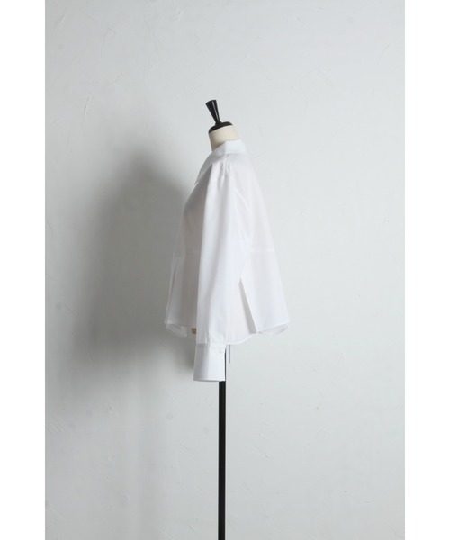 ARVELLIA(アルベリア)の「FLARE HEM PLEATED SHIRT(シャツ/ブラウス・レディース・イエロー/ホワイト・M)」の14枚目の写真
