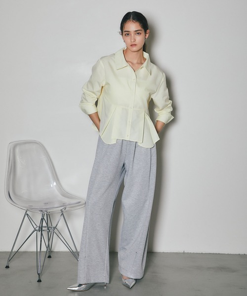 ARVELLIA(アルベリア)の「FLARE HEM PLEATED SHIRT(シャツ/ブラウス・レディース・イエロー/ホワイト・M)」の5枚目の写真