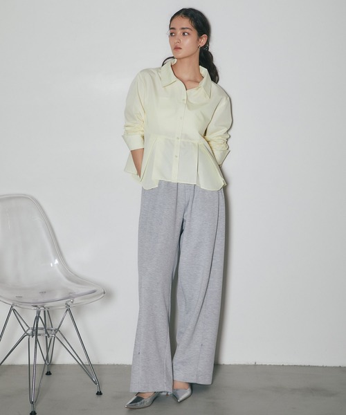 ARVELLIA(アルベリア)の「FLARE HEM PLEATED SHIRT(シャツ/ブラウス・レディース・イエロー/ホワイト・M)」の6枚目の写真