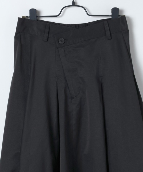 JEANASIS（ジーナシス）の「ボリュームフレアロングスカート/645260（スカート・レディース・ブラック/ホワイト/ベージュ・FREE）」の10枚目の写真