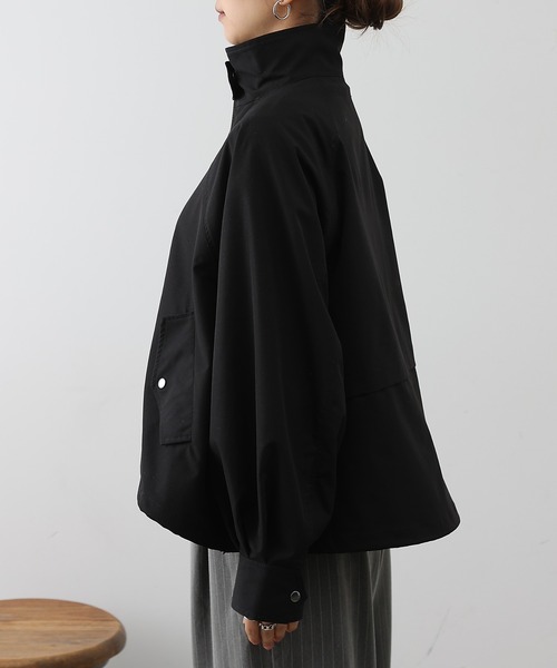 COLONY 2139(コロニートゥーワンスリーナイン)の「裾ドロストZIPブルゾン(ブルゾン・レディース・ブラック/グレイッシュベージュ・FREE)」の19枚目の写真