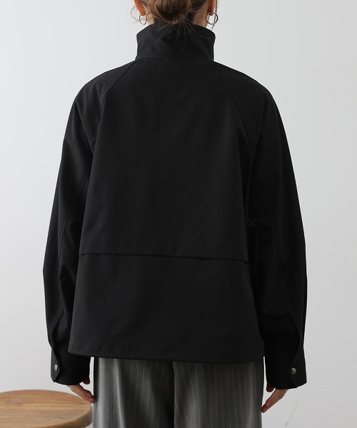 COLONY 2139(コロニートゥーワンスリーナイン)の「裾ドロストZIPブルゾン(ブルゾン・レディース・ブラック/グレイッシュベージュ・FREE)」の18枚目の写真