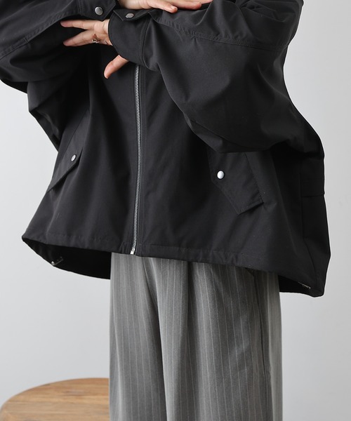 COLONY 2139(コロニートゥーワンスリーナイン)の「裾ドロストZIPブルゾン(ブルゾン・レディース・ブラック/グレイッシュベージュ・FREE)」の13枚目の写真