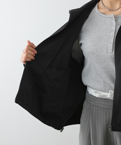 COLONY 2139(コロニートゥーワンスリーナイン)の「裾ドロストZIPブルゾン(ブルゾン・レディース・ブラック/グレイッシュベージュ・FREE)」の11枚目の写真