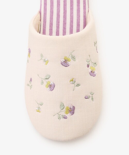 Afternoon Tea（アフタヌーンティー）の「パンジー刺繍ルームシューズ（ルームシューズ/スリッパ・レディース・パープル・ONE SIZE）」の4枚目の写真